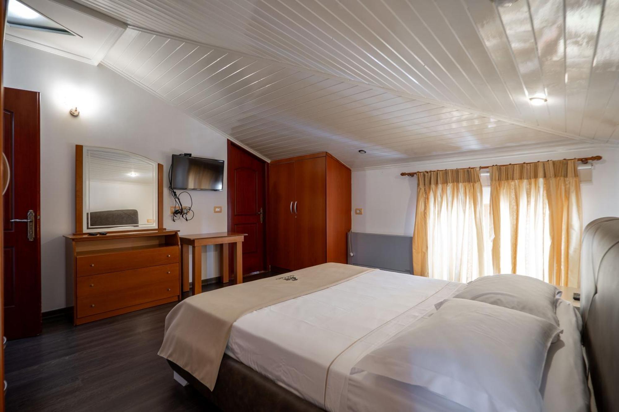 Hotel Castle Ksamil Luaran gambar
